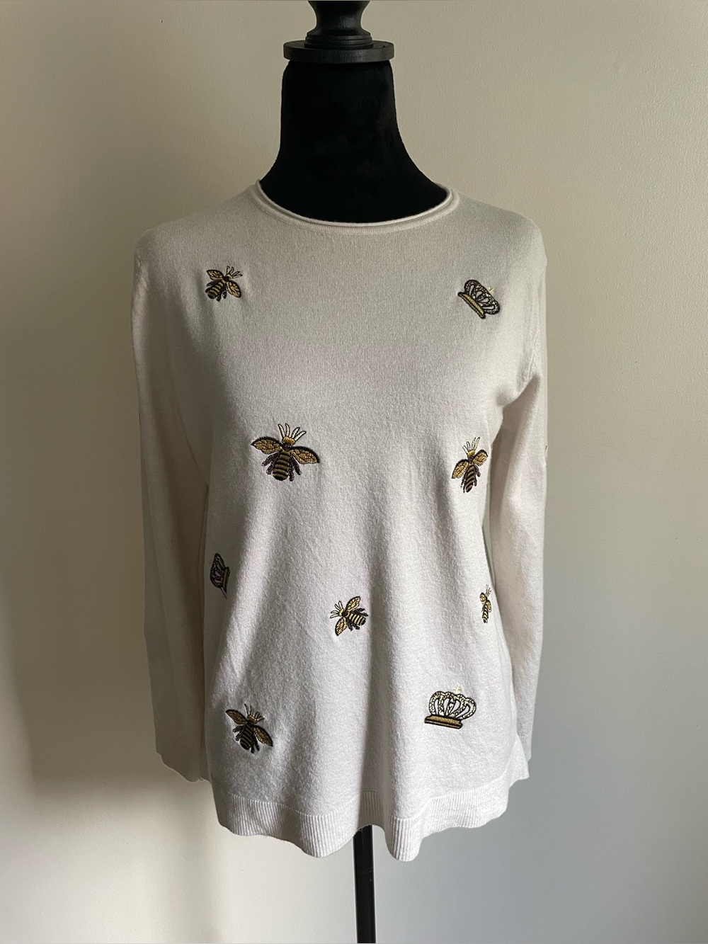 Bluoltre Bee & Crown Embroidered Ivory Knit Sweater Women’s L/XL